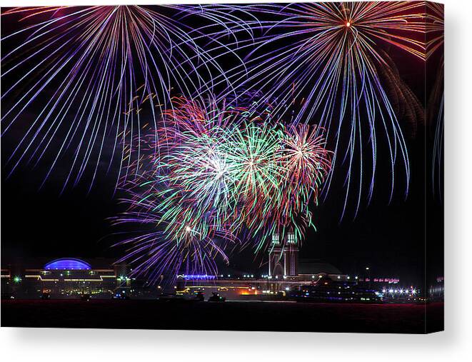 Fireworks Canvas Print featuring the photograph Chicago Fourth by Andrew Soundarajan