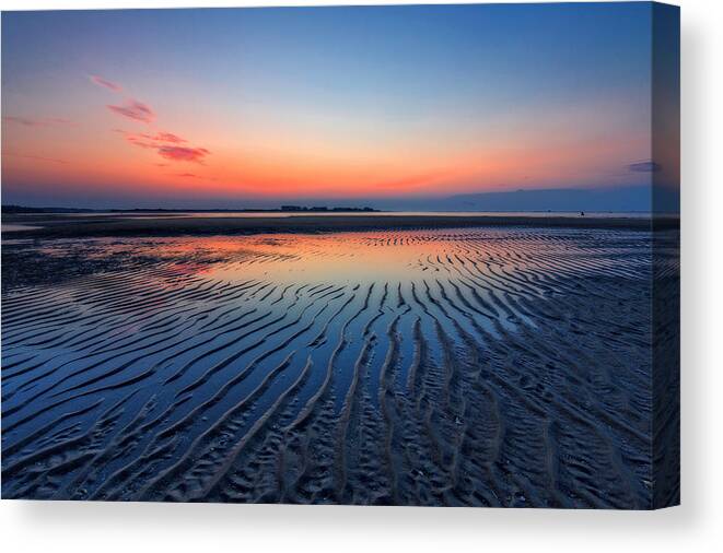 Sunrise Canvas Print featuring the photograph Dawn Ripples by Alan Raasch