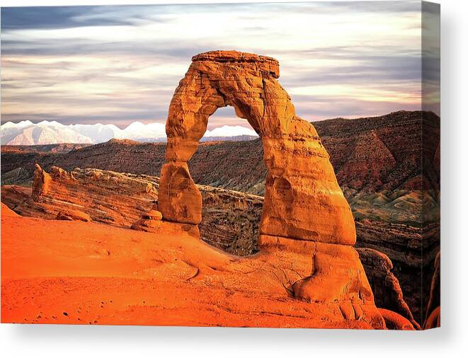Delicate Arch Canvas Print featuring the photograph Delicate Arch by Mike Stephens
