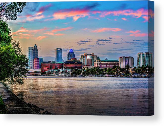 Florida Canvas Print featuring the photograph Elite Living by Marvin Spates