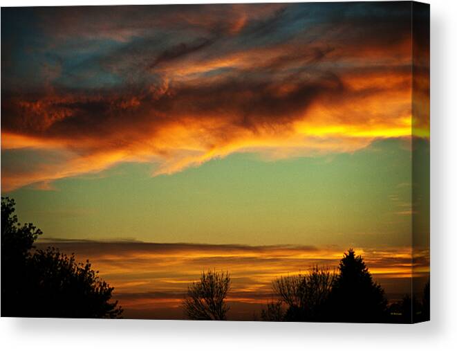Sunset Canvas Print featuring the photograph End Of Day by Ed Peterson