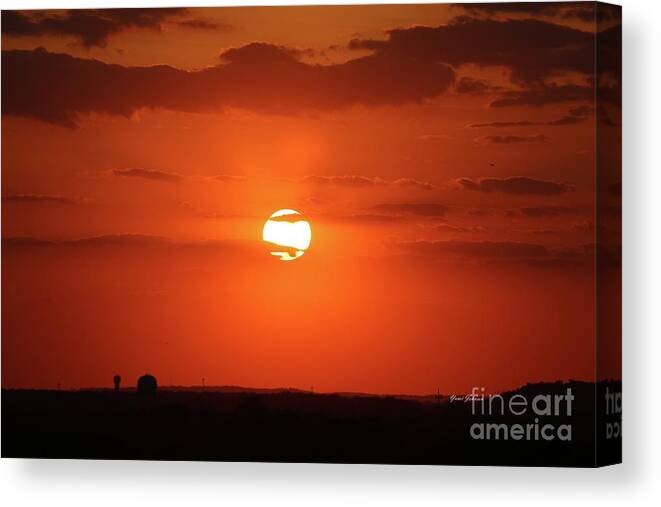 Sunset Canvas Print featuring the photograph Ending of the beautiful day by Yumi Johnson