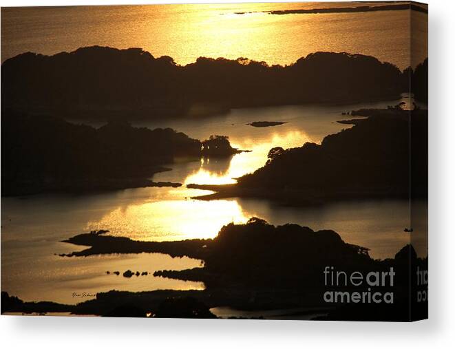 Sunset Canvas Print featuring the photograph Ending of the day 3 by Yumi Johnson