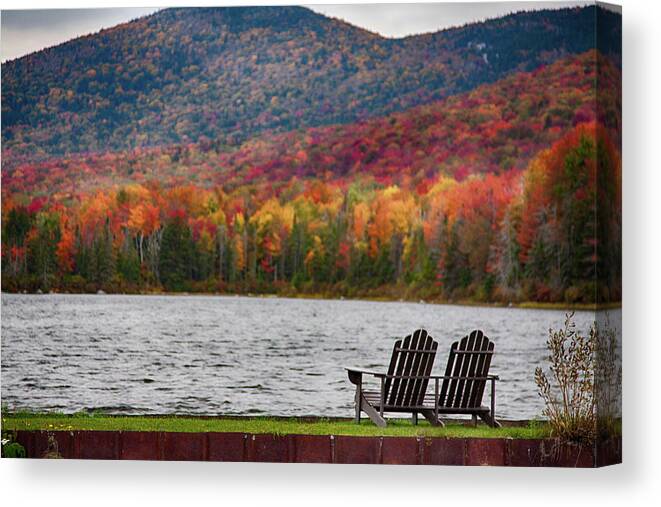#jefffolger Canvas Print featuring the photograph Fall foliage at Noyes Pond by Jeff Folger