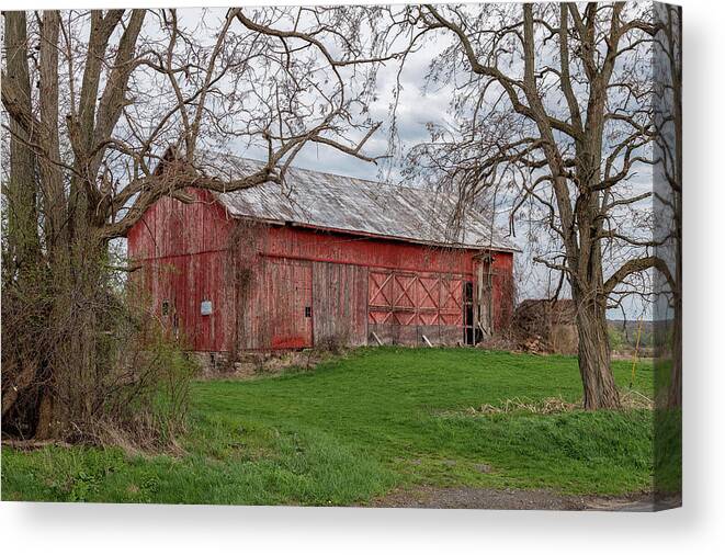 Barn Canvas Print featuring the photograph Fingerlakes Red by Rod Best