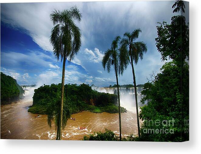 Foz Do Iguacu Canvas Print featuring the photograph Foz do Iguacu 10 by Bob Christopher