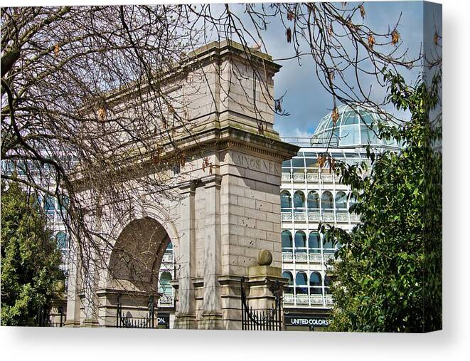 Fusilier's Arch Canvas Print featuring the photograph Fusilier's Arch in Dublin by Marisa Geraghty Photography
