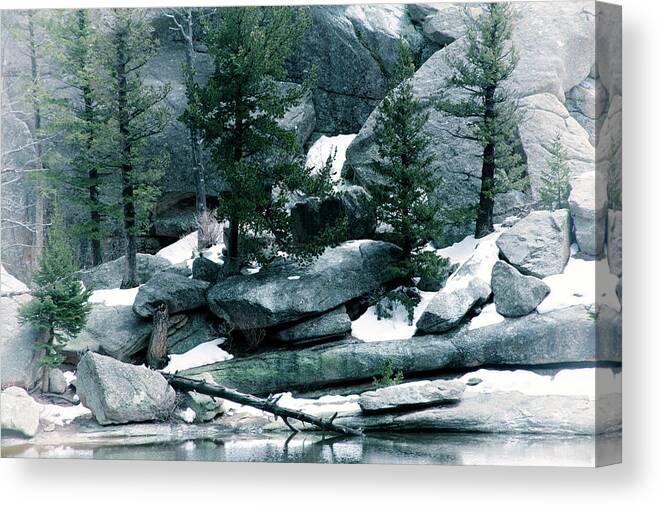 Mountain Lake Canvas Print featuring the photograph Gem Lake by David Chasey