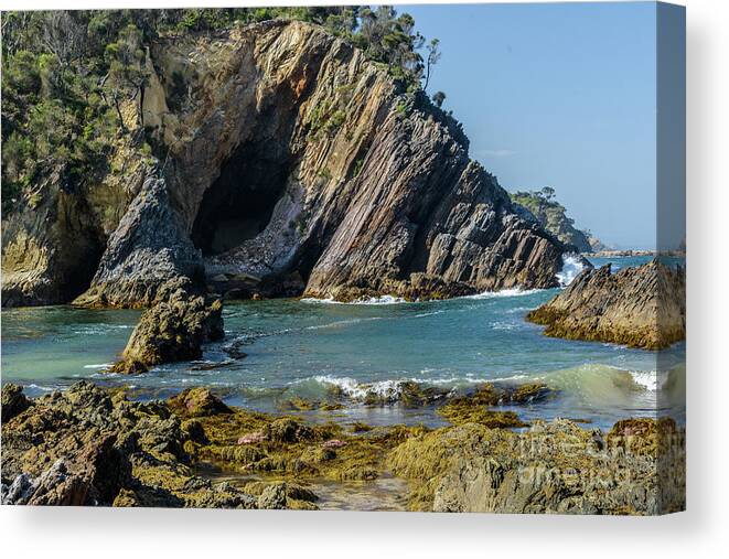 Rock Canvas Print featuring the photograph Guerilla Bay 4 by Werner Padarin