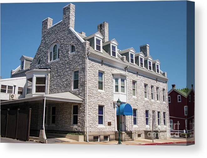 Hagerstown Canvas Print featuring the photograph Hagerstown Architecture by Bob Phillips