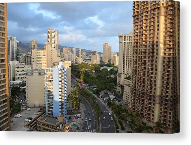 Hawaii Canvas Print featuring the photograph Honolulu 2 by Amy Fose