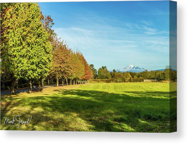 Fall Canvas Print featuring the photograph Hovander in the Fall by Mark Joseph