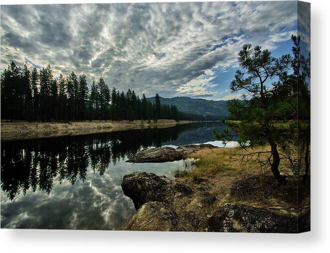 Kettle River Canvas Print featuring the photograph Kettle River at Barstow by Loni Collins