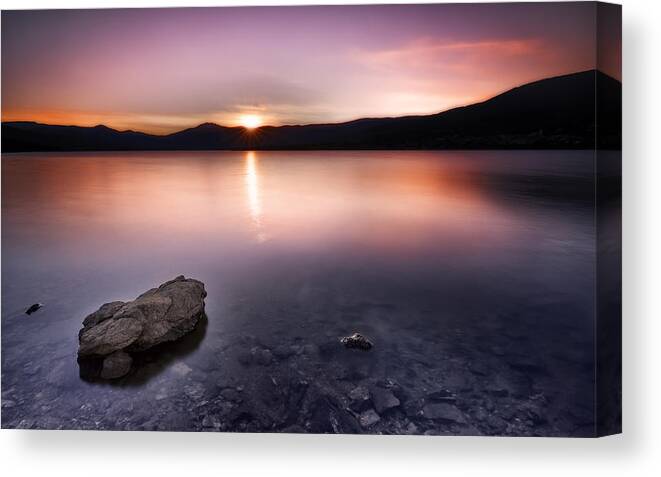 Lake Canvas Print featuring the photograph Last lights by Hernan Bua