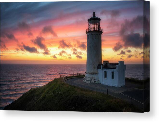 North Head Lighthouse Canvas Print featuring the photograph Lasting Light by Ryan Manuel