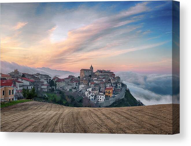 Lentella Canvas Print featuring the photograph Lentella by Fabrizio Troiani