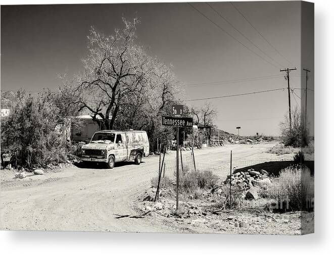 Usa Canvas Print featuring the photograph Long way to Tennessee by Juergen Klust