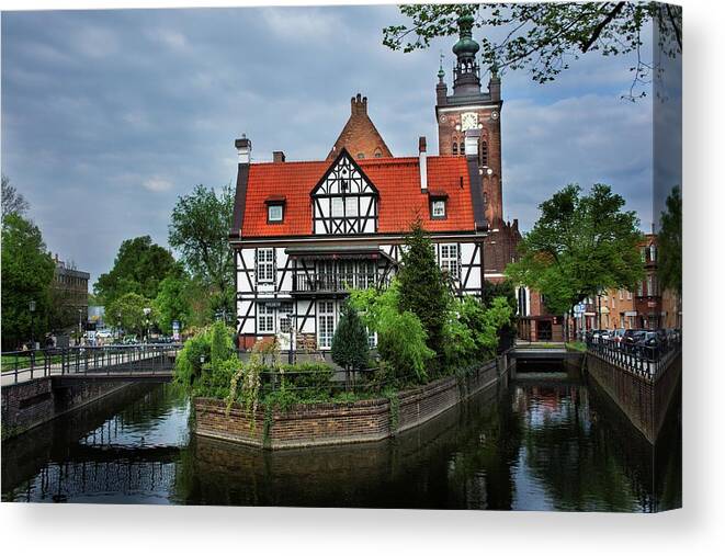 Medieval Canvas Print featuring the photograph Lost in time in Gdansk by Robert Grac