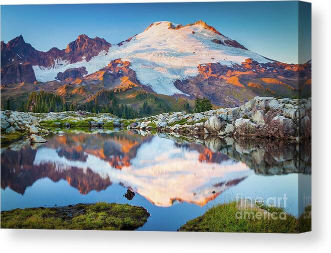 America Canvas Print featuring the photograph Majestic Kulshan by Inge Johnsson