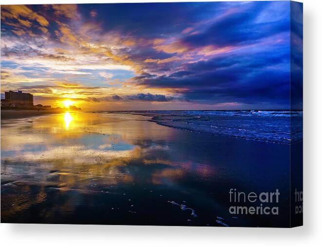 Sunrise Canvas Print featuring the photograph Memorial Day Sunrise by David Smith
