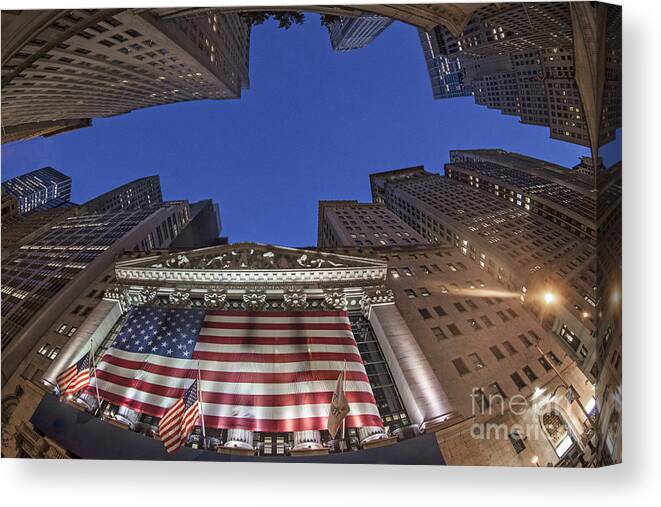 Big Apple Canvas Print featuring the photograph New York by Juergen Held