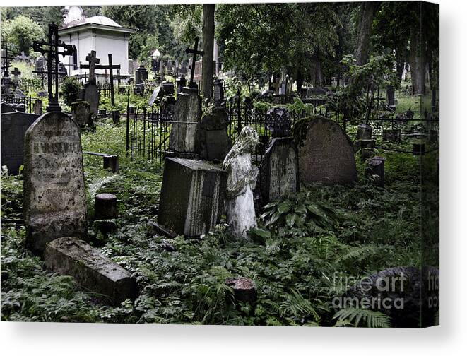 Pray Canvas Print featuring the photograph Praying statue in the old cemetery by RicardMN Photography