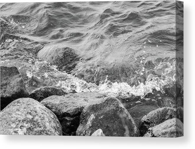 Rio Grande Canvas Print featuring the photograph Rocky Tide by SR Green