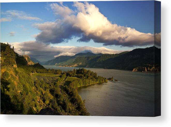 Clouds Canvas Print featuring the photograph Ruthton Point Morning by Jon Ares