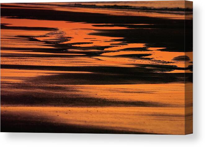 Landscape Canvas Print featuring the photograph Sandy Reflection by Joe Shrader