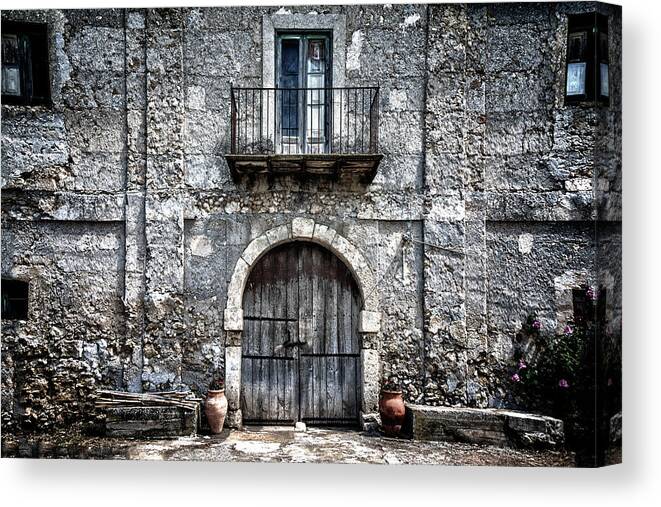  Canvas Print featuring the photograph Sicilian Farm House by Patrick Boening