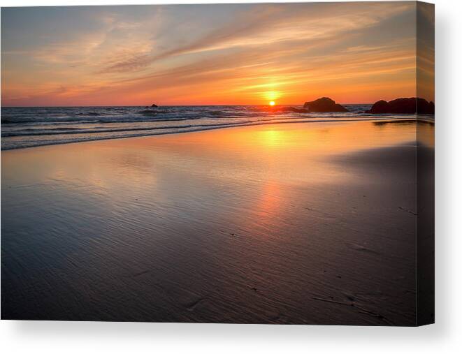 Oregon Sunset Canvas Print featuring the photograph Simply Sunset by Kristina Rinell