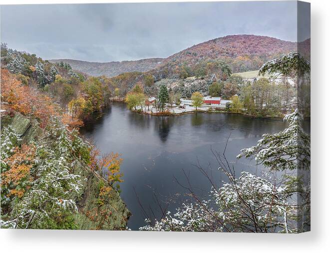 Snowliage Canvas Print featuring the photograph Snowliage by Bill Wakeley