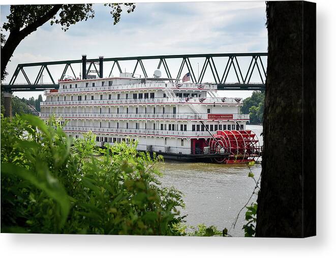 Queen Of The Mississippi Canvas Print featuring the photograph Spotting the Queen by Holden The Moment