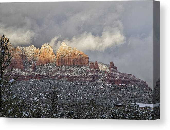 Steamboat Rock Canvas Print featuring the photograph SteamBoat by Tom Kelly