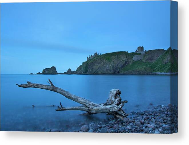 Dunnottar Canvas Print featuring the photograph Stuck in Time by Veli Bariskan
