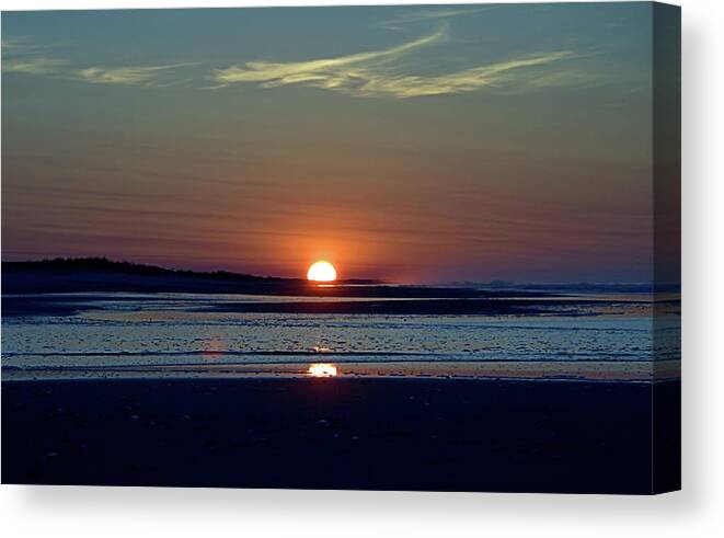 Seas Canvas Print featuring the photograph Sunrise I X by Newwwman