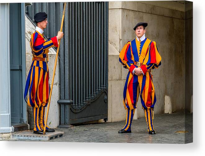 Swiss Gaude St. Peter's Rome Italy Canvas Print featuring the photograph Swiss Guard St Peter's Basilica In Rome by Xavier Cardell