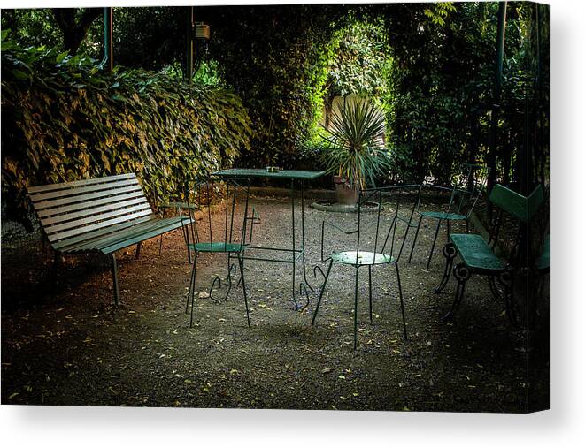 Bench Canvas Print featuring the photograph Table in the Park by Andrew Soundarajan