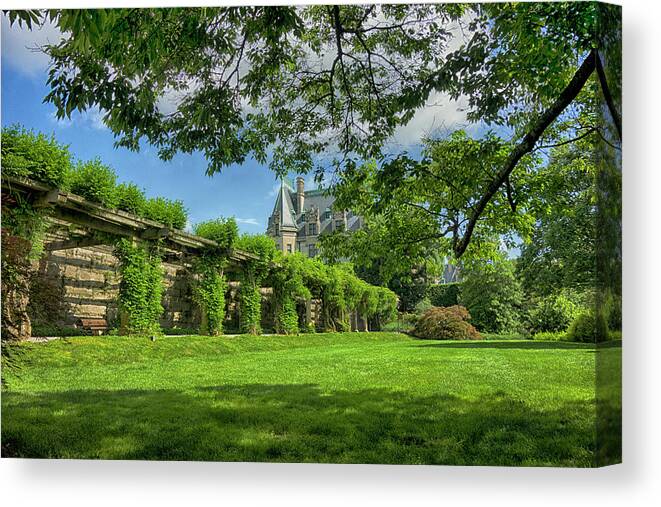 North Carolina Biltmore Estate Canvas Print featuring the photograph North Carolina Biltmore Estate Y6738 by Carlos Diaz