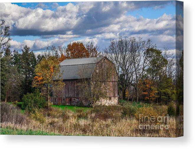 Country Canvas Print featuring the photograph The Country Barn by Grace Grogan