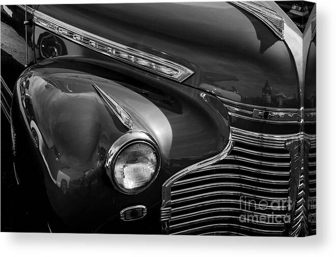 Cars Canvas Print featuring the photograph The Curve of The Fender by Kirt Tisdale