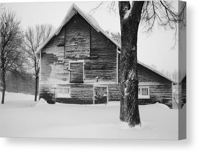 Barn Canvas Print featuring the photograph The Old Barn by Julie Lueders 