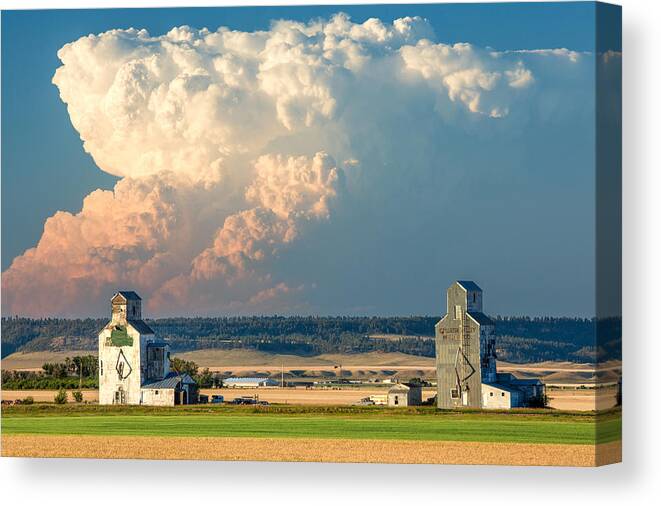 Thunderhead Canvas Print featuring the photograph Thunderhead by Todd Klassy