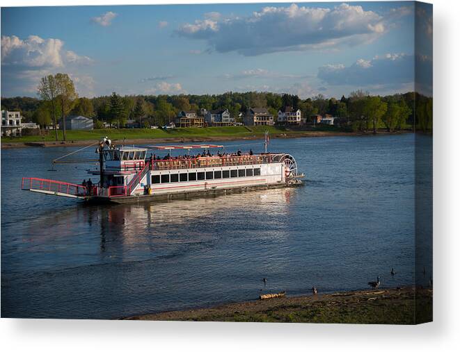 Valley Gem Sternwheeler Canvas Print featuring the photograph Valley Gem Sternwheeler by Holden The Moment