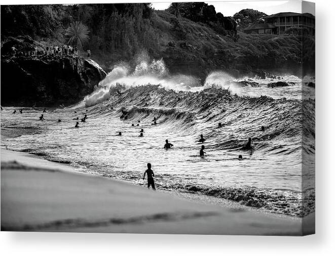 Black And White Canvas Print featuring the photograph Waimea Sweep by Sean Davey
