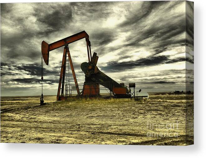 Pumpjack Canvas Print featuring the photograph Wyoming pumpjack by Jeff Swan