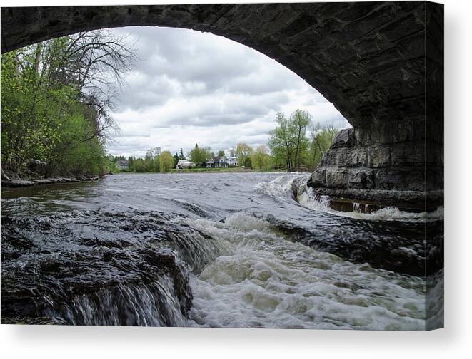 Mississippi River Canvas Print featuring the photograph Pakenham's 5 Arch Stone Bridge #1 by Rob Huntley