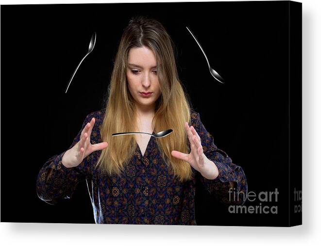 Spoon Canvas Print featuring the photograph Telekinesis #1 by Victor De Schwanberg/science Photo Library
