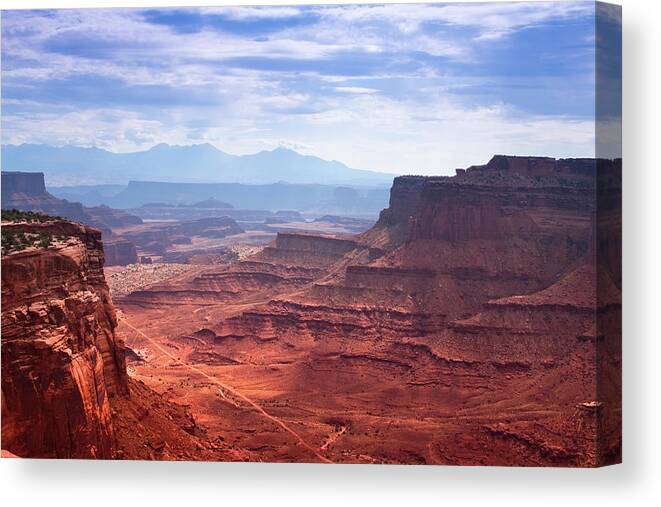 Scenics Canvas Print featuring the photograph Utah #1 by Wsfurlan