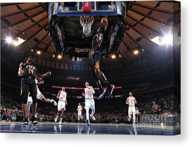 Nba Pro Basketball Canvas Print featuring the photograph Phoenix Suns V New York Knicks by Nathaniel S. Butler